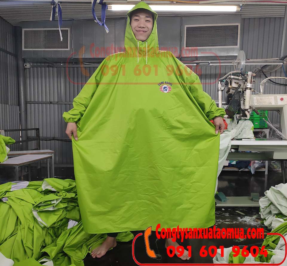 xưởng may áo mưa bít hông in logo công đoàn công ty theo đơn đặt hàng